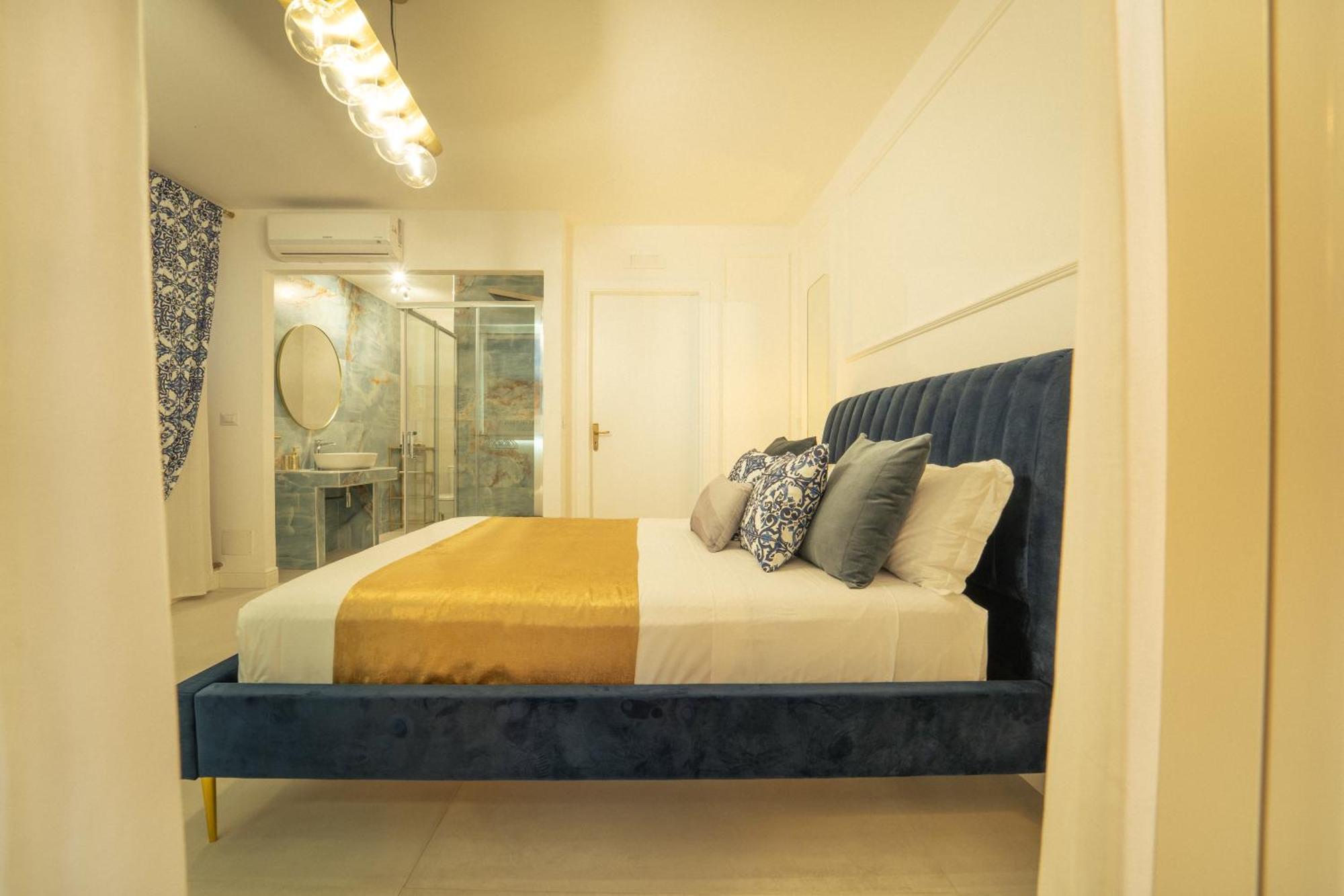 Johnny'S Suites Taormina Beach Bay Exterior photo
