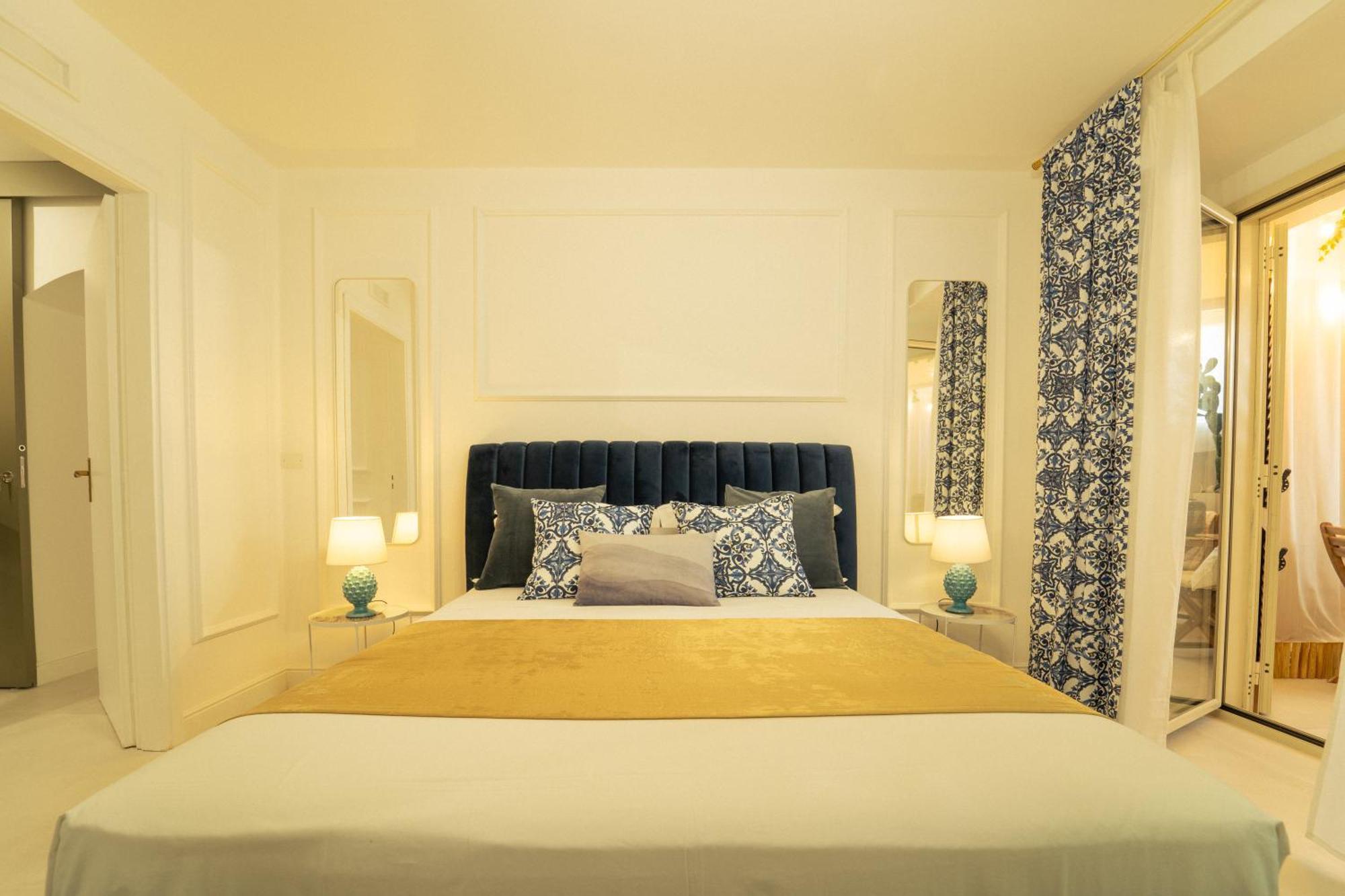 Johnny'S Suites Taormina Beach Bay Exterior photo