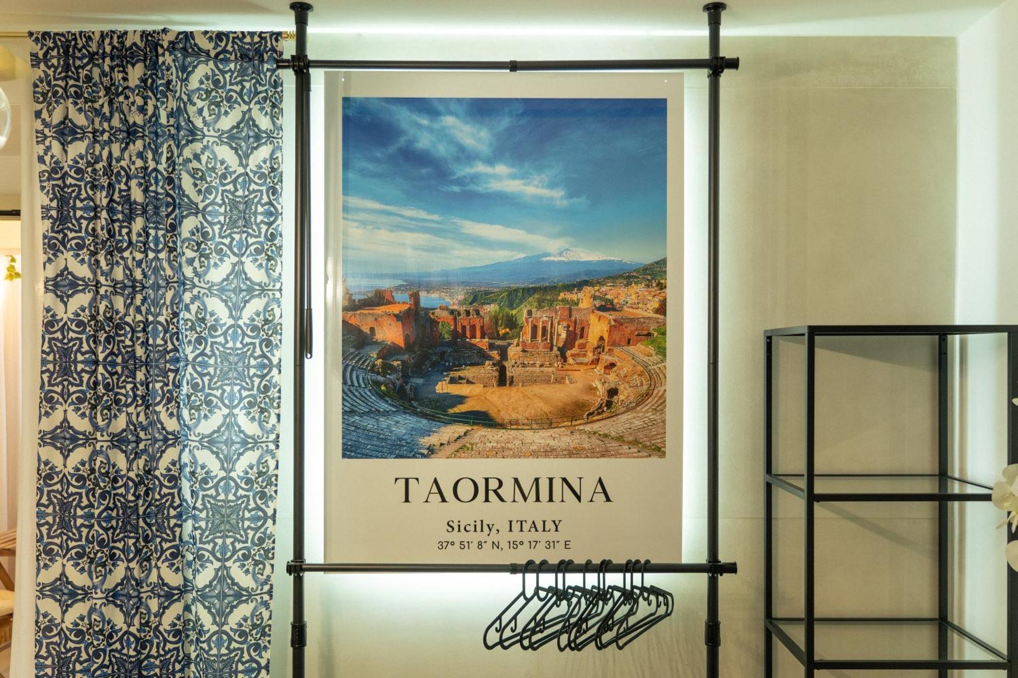 Johnny'S Suites Taormina Beach Bay Exterior photo